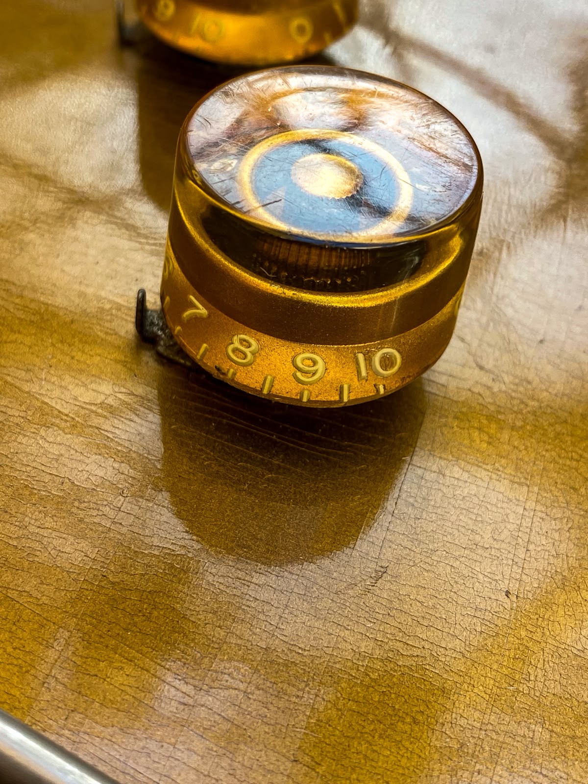 Additional view of the 1952 Gibson Les Paul Goldtop, photo 6